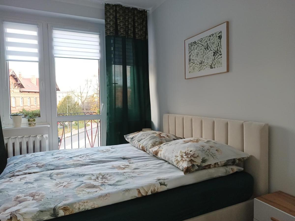 Szmaragdowy Apartament Przy Ulicy Opolskiej Tarnowskie Gory Exterior photo
