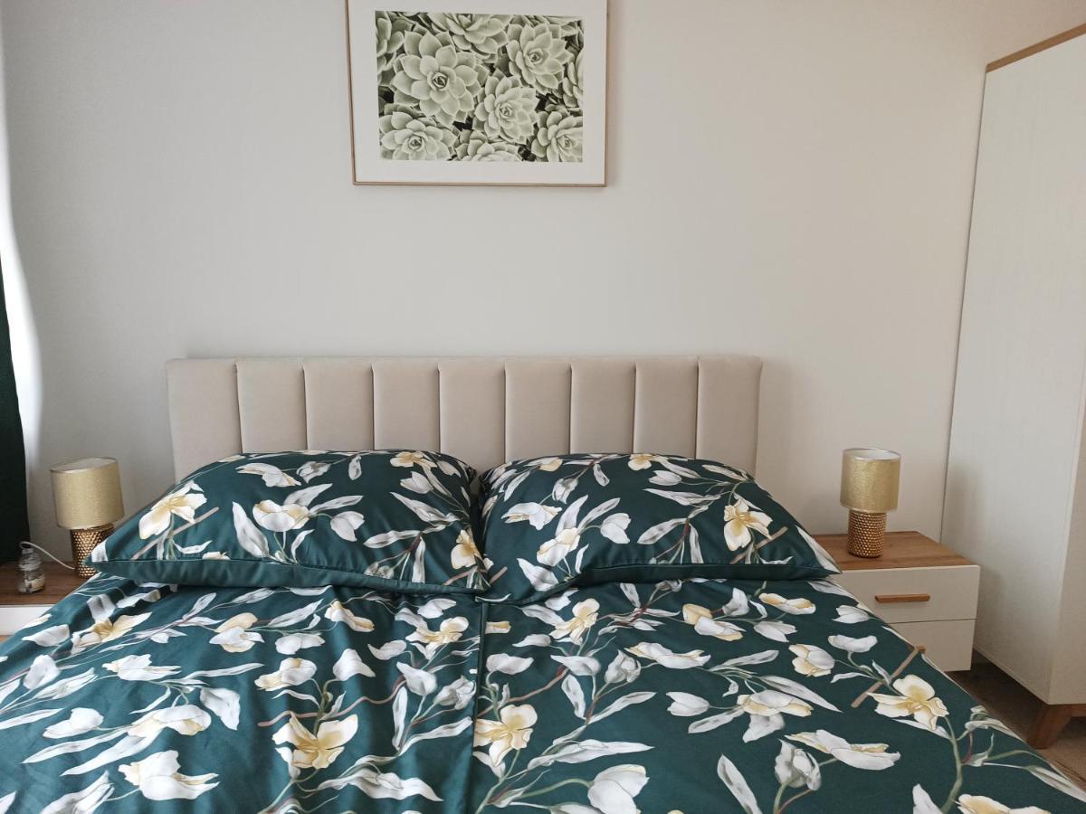 Szmaragdowy Apartament Przy Ulicy Opolskiej Tarnowskie Gory Exterior photo