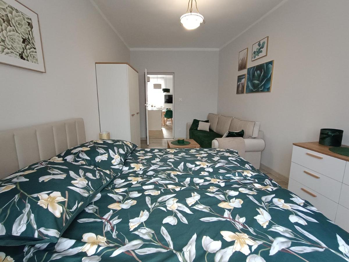 Szmaragdowy Apartament Przy Ulicy Opolskiej Tarnowskie Gory Exterior photo